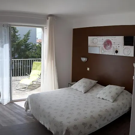 Le Pavillon Bleu Restaurant מלון רויאן