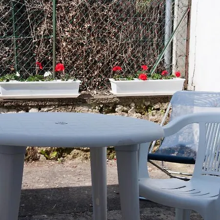 Le Pavillon Bleu Restaurant Hotel 2*