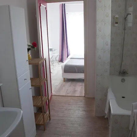 מלון Le Pavillon Bleu Restaurant רויאן